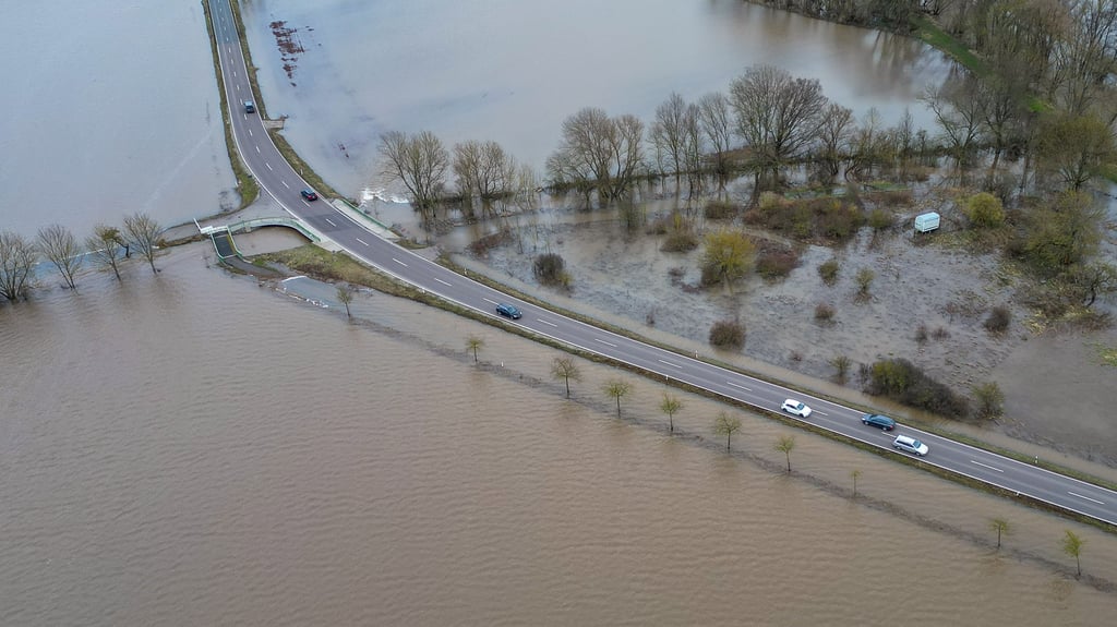 Symbolfoto - Das Hochwasser hat in Mansfeld-Südharz hohe Schäden verursacht.