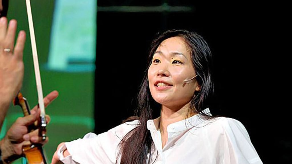 Mögen Sie Erdbeertorte? Tänzerin Ichi Go vor dem Solo auf dem Weimarer Kunstfest.