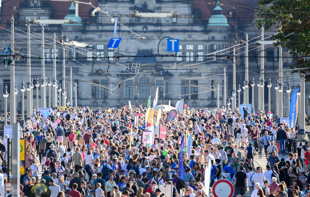 Andrang beim Gastmahl „Dresden is(s)t bunt“ im vergangenen September 2023.