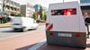 Solche Blitzer-Anhänger („Enforcement Trailer“) sollen künftig auch auf den Straßen in Magdeburg zum Einsatz kommen. Dadurch sollen Tempolimit und Verkehr stärker kontrolliert werden.