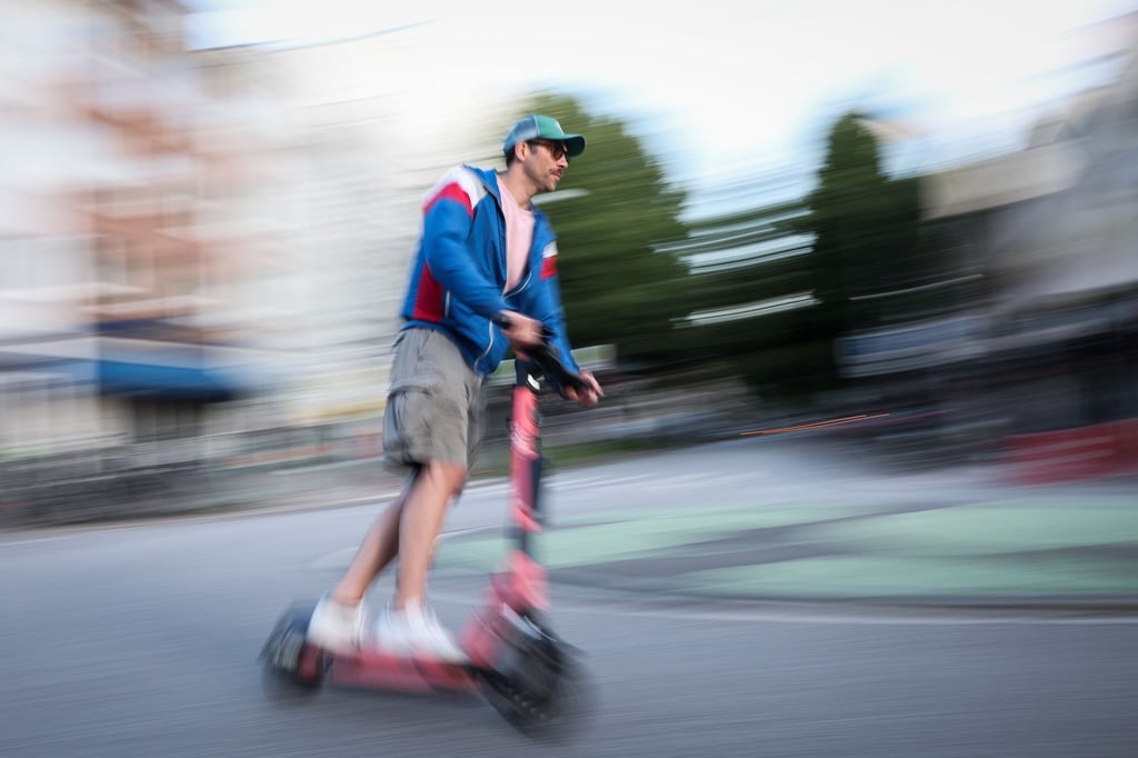 In Madrid wird man künftig nur mit eigenen E-Scootern fahren dürfen. (Symbolbild)