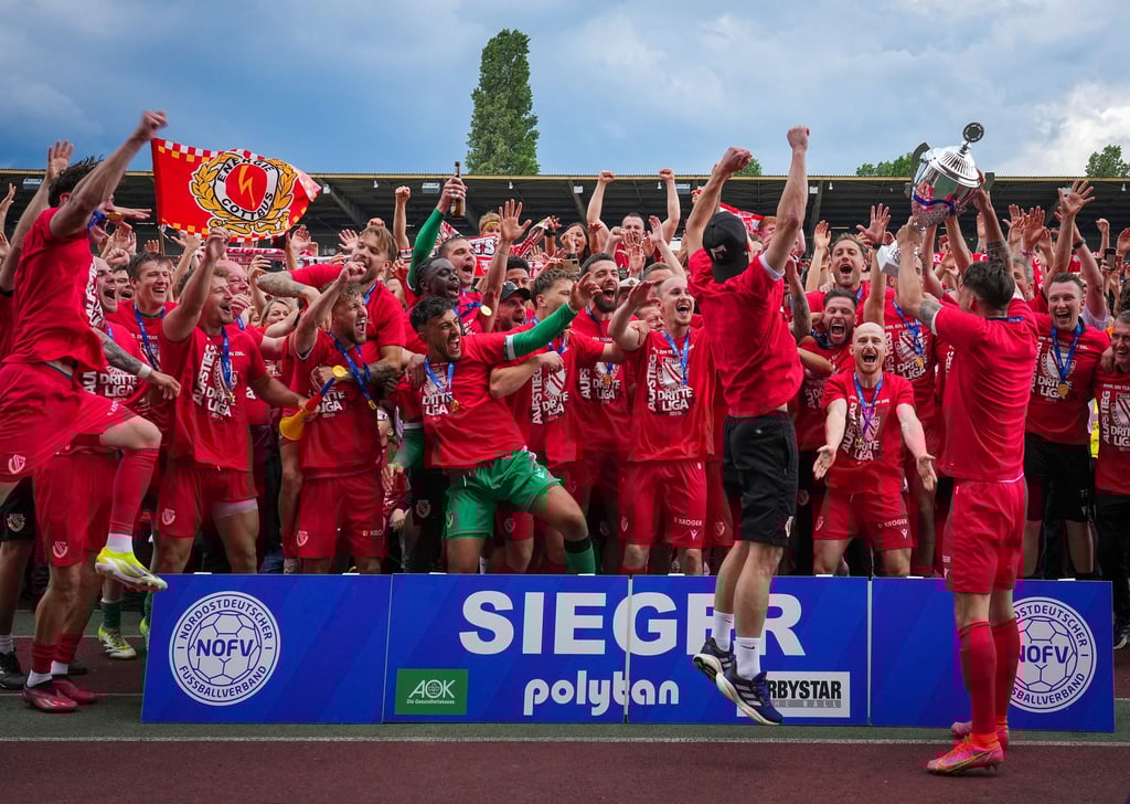 Energie Cottbus stieg in der vergangenen Saison direkt in die 3. Liga auf.