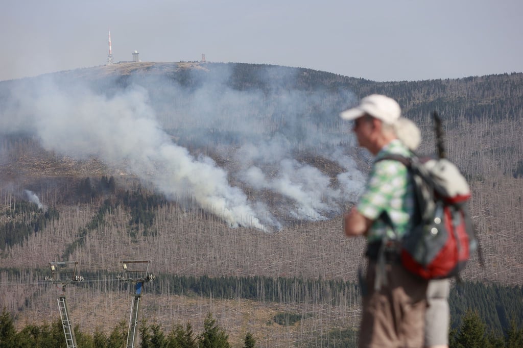 Der Brand unterhalb des Brockens im Harz ist noch nicht unter Kontrolle (Foto aktuell).