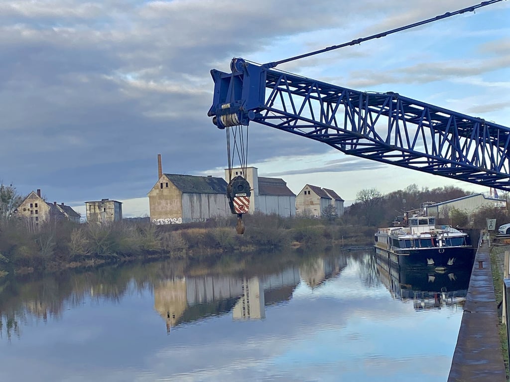 Nicht nur auf dem Landweg wurde das Salz aus Groß Salze transportiert. Viele Ladeplätze für Schiffe gab es zwischen Schönebeck und Frohse.