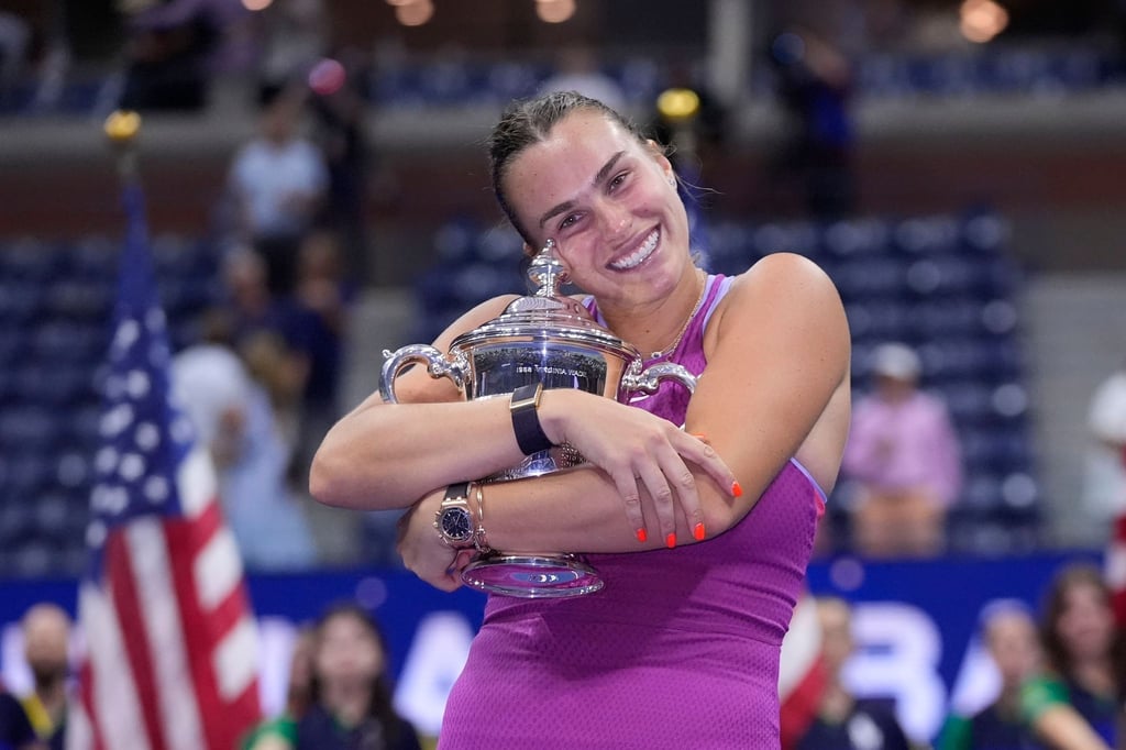 Aryna Sabalenka feiert ihren ersten Sieg bei den US Open.