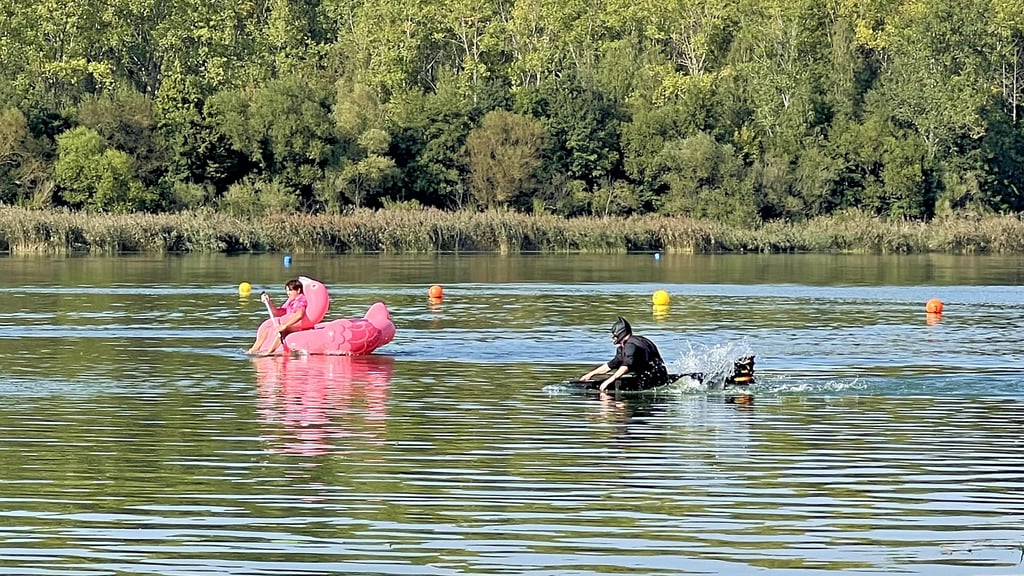 Comedian Matze Knop auf dem Flamingon und Muldestausee-Bürgermeister Ferid Giebler als Batman schenkten sich nichts. 