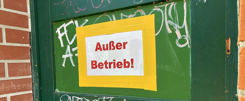 Seit mehreren Monaten sind die öffentlichen Toiletten in der Innenstadt in Burg geschlossen - wegen Vandalismusschäden.