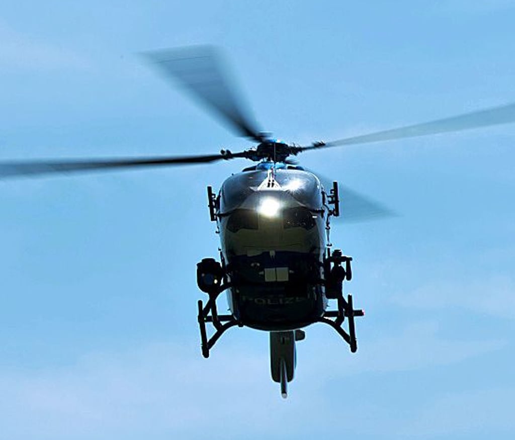 Ein Polizeihubschrauber war bei der Fahndung im Einsatz.