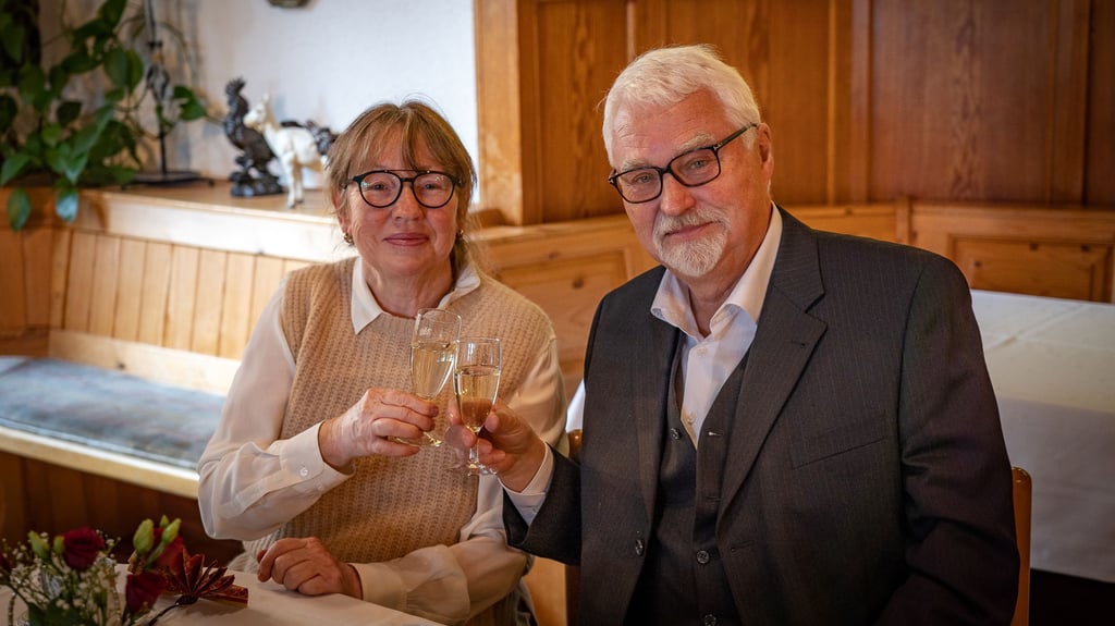 Kommt wie der Ministerpräsident aus Wittenberg und heißt auch genauso: Reiner Haseloff aus Oberwiesenthal, mit seiner Ehefrau Christiane.