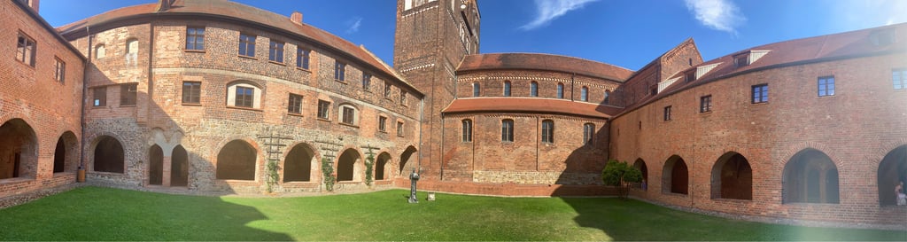 Der Westflügel vom Kloster Jerichow ist aktuell wegen Restauratonen nicht für Besucher zugänglich.