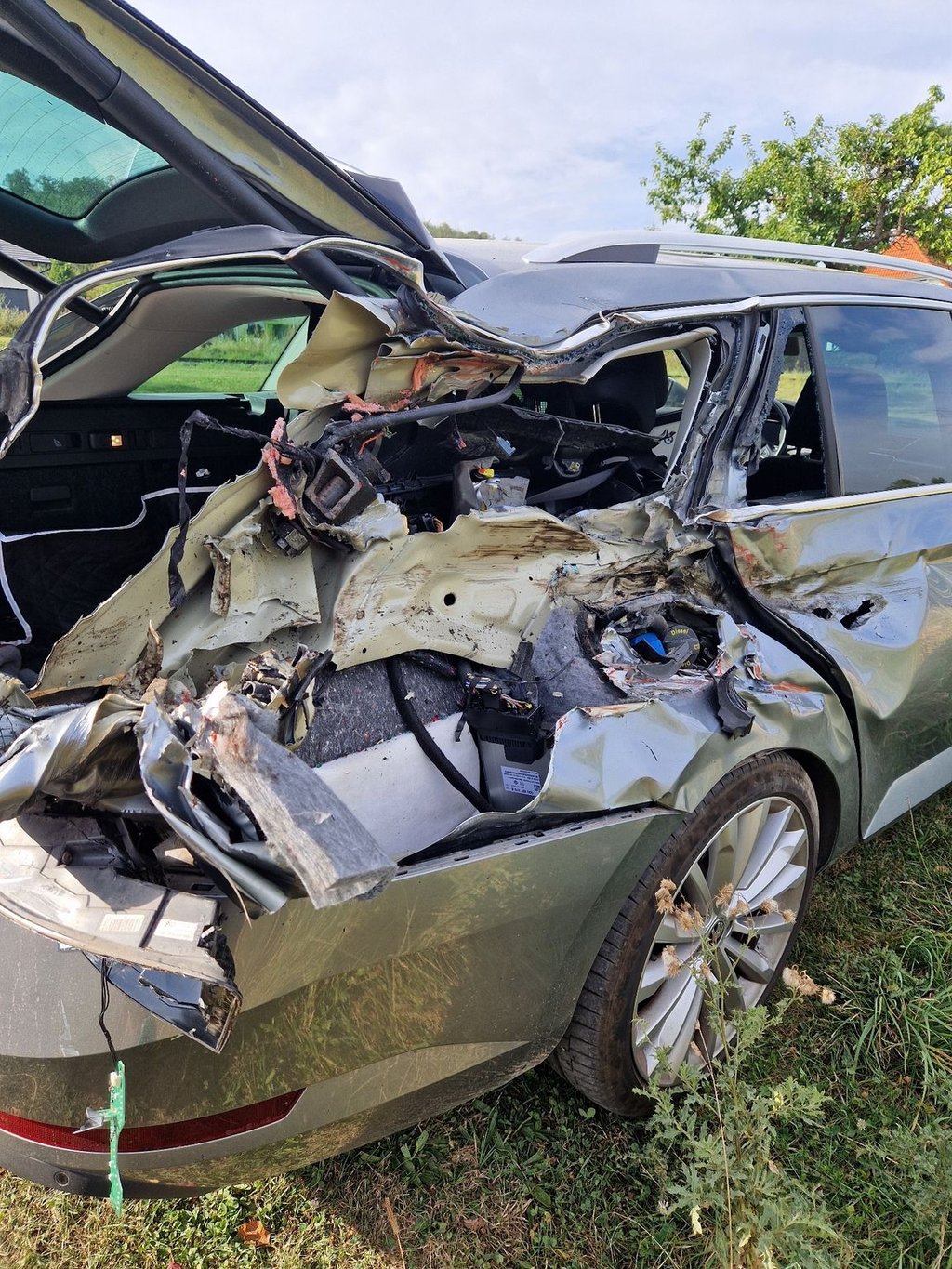 In Gernrode hat sich ein Unfall mit einem Auto und einer Lokomotive der Harzer Schmalspurbahn ereignet.