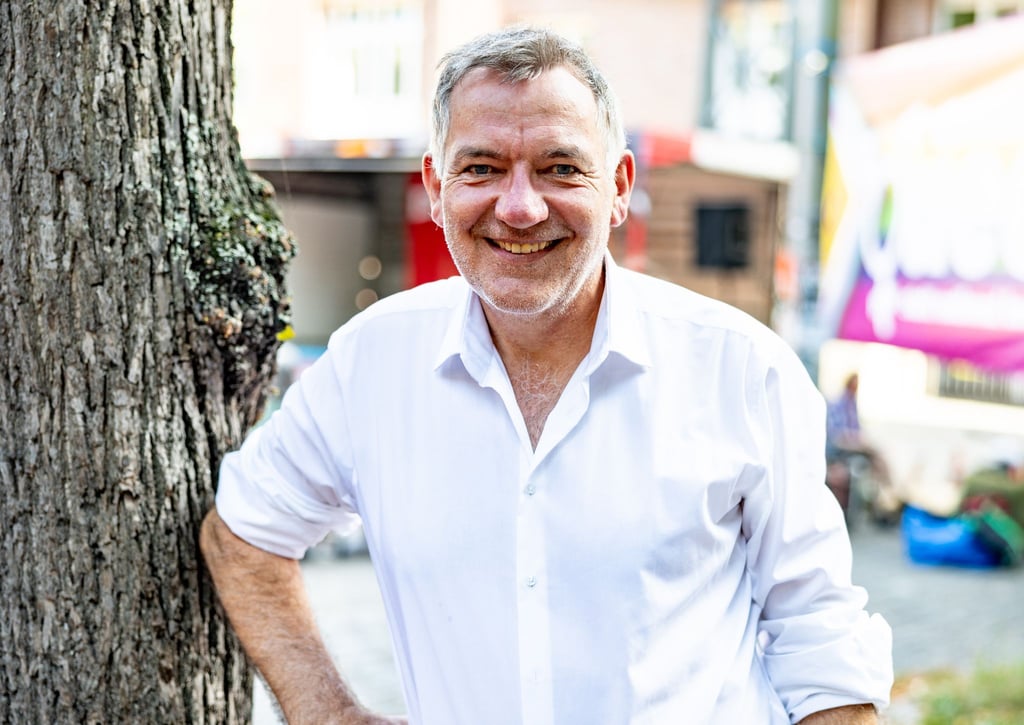 Jan van Aken bewirbt sich im Duo mit seiner Parteikollegin Ines Schwerdtner um die Spitze der Partei Die Linke. (Archivbild)
