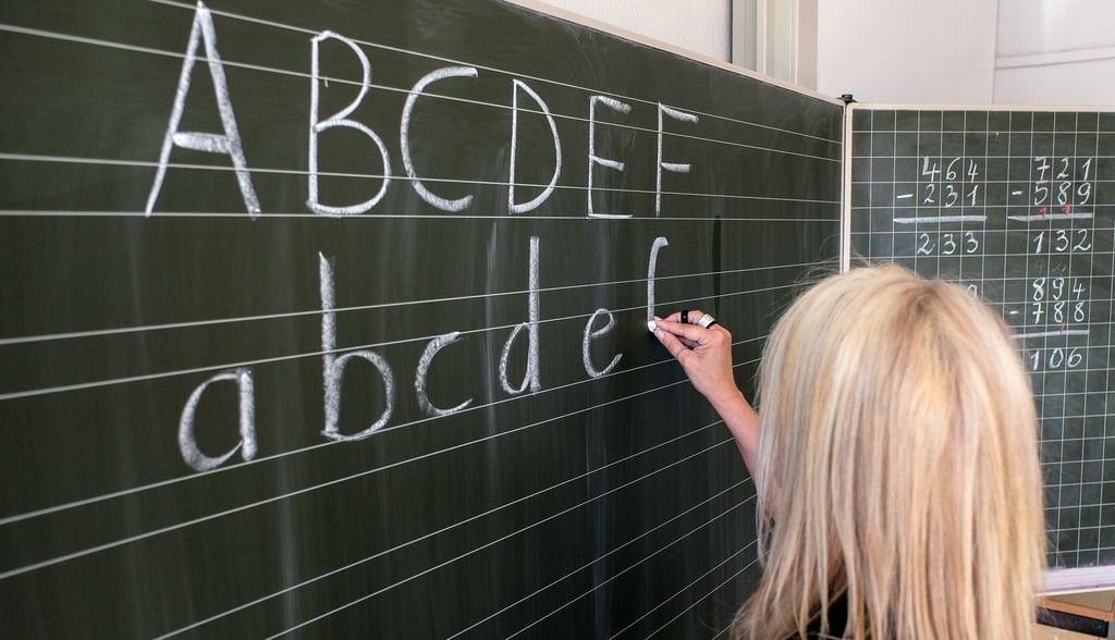 Die Schulen in Bremen haben im Vergleich mit anderen Bundesländern großen Nachholbedarf, sagen die Bremerinnen und Bremer. (Archivbild)