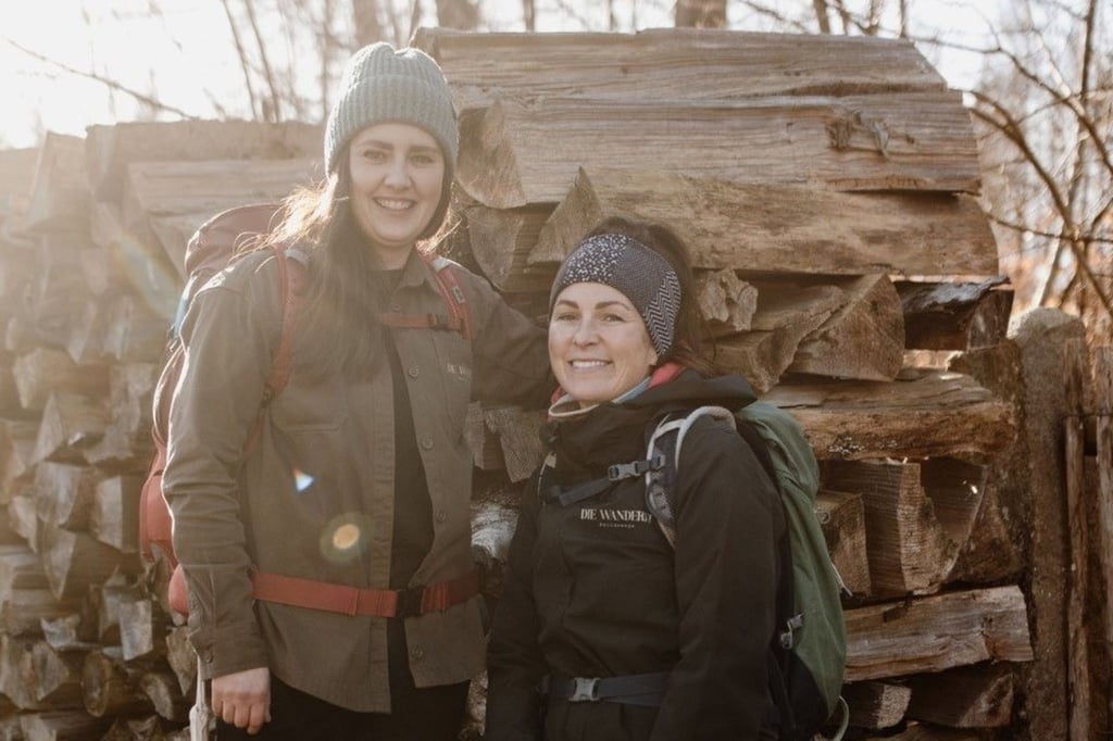 Julia Gall (links) und Maria Müller von „Die Wanderei“ bieten geführte Touren im Harz an.
