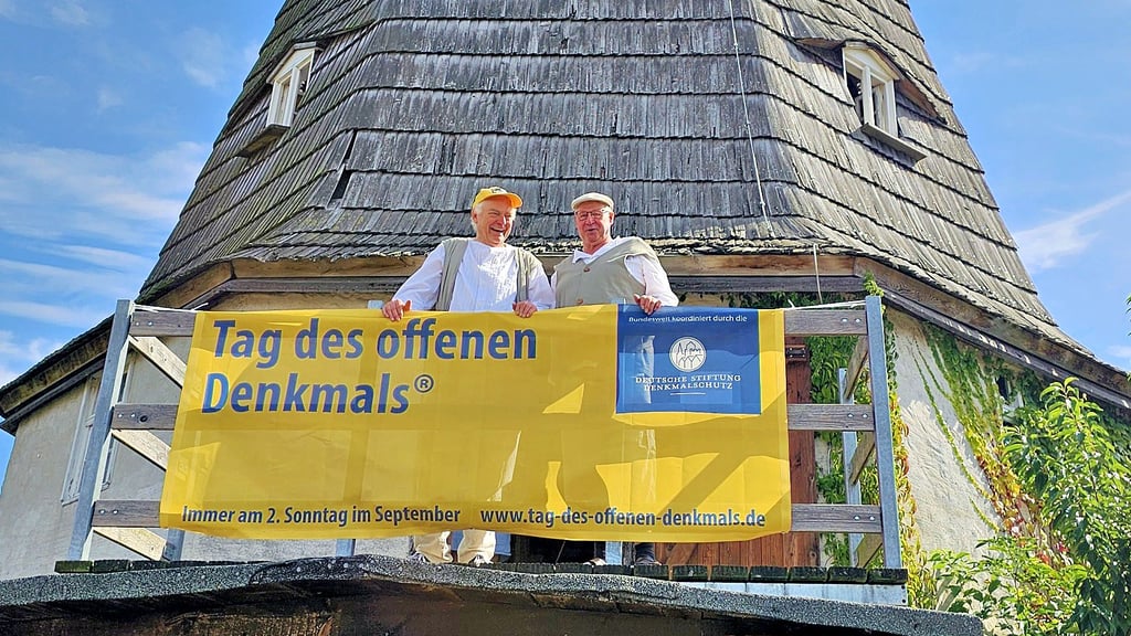Joachim Müller (links) und Ulrich Rode bieten Mühlenführungen an.