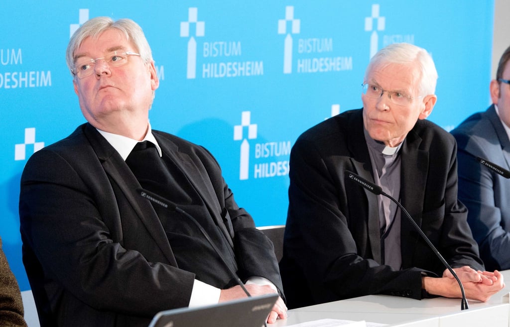 Weihbischof Heinz-Günter Bongartz (links) tritt vorzeitig in den Ruhestand. (Archivbild)