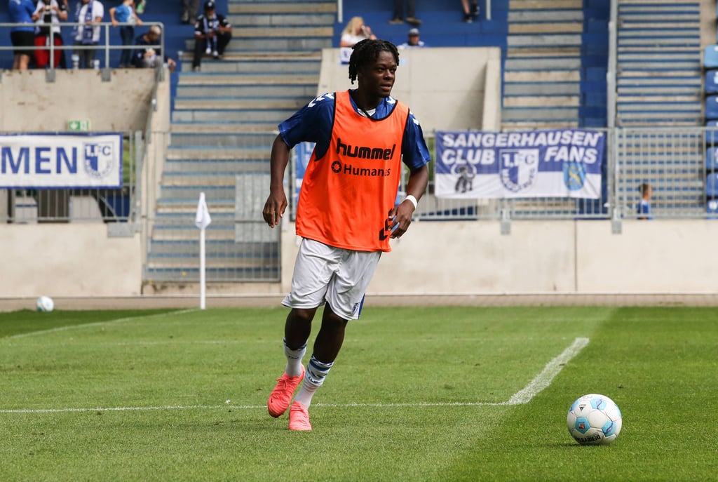 Pierre Nadjombe wartet auf seinen ersten Einsatz für die Club-Profis.