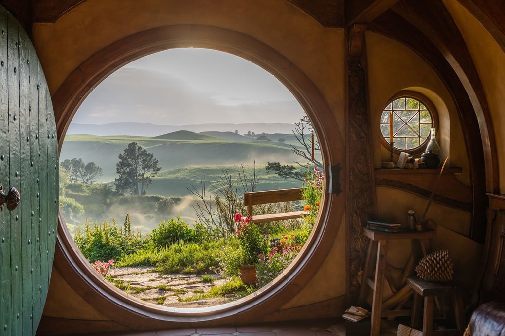 Als wäre man in Mittelerde: In Hobbiton lässt sich das einstige Filmset von „Herr der Ringe“ und „Der Hobbit“ erkunden.