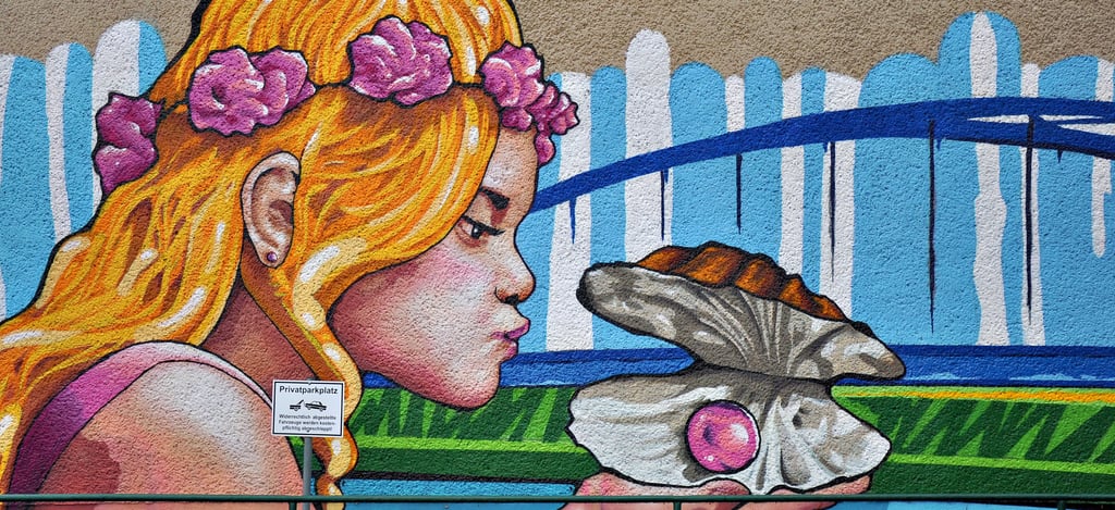 Das Graffiti „Die Perle am Kanal“, das von der Colorful-Agentur aus Brandenburg und Jugendlichen vom Morus-Haus und dem Jugendforum Genthin gemalt wurde.