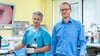 Neuer Gastroenterologe im Team der Pädiatrie II: Dr. Marko Reitmann (li.) mit Klinikdirektor Prof. Dr. Roland Haase