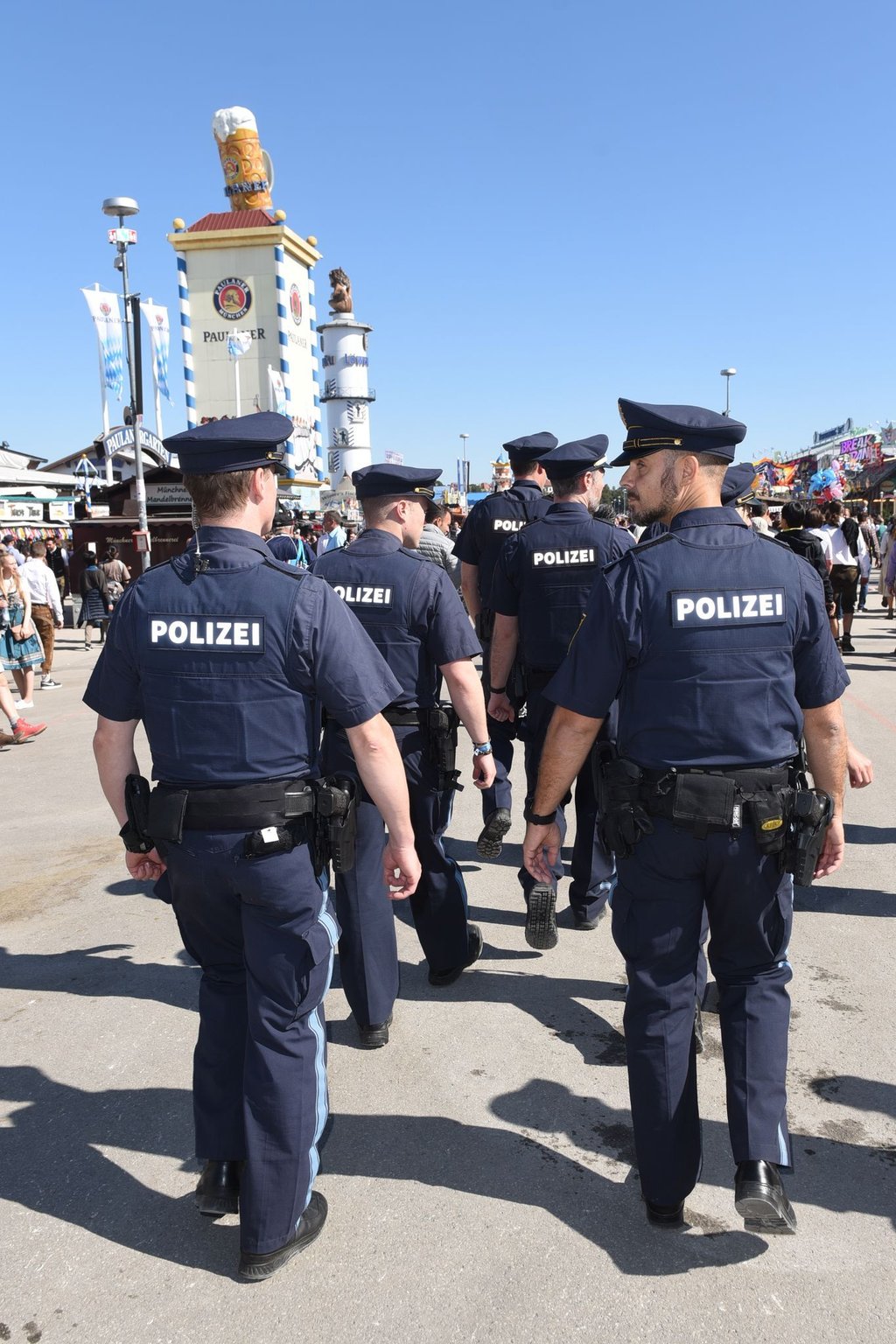 Hunderte Polizeibeamte sichern das Volksfest. (Archivbild)