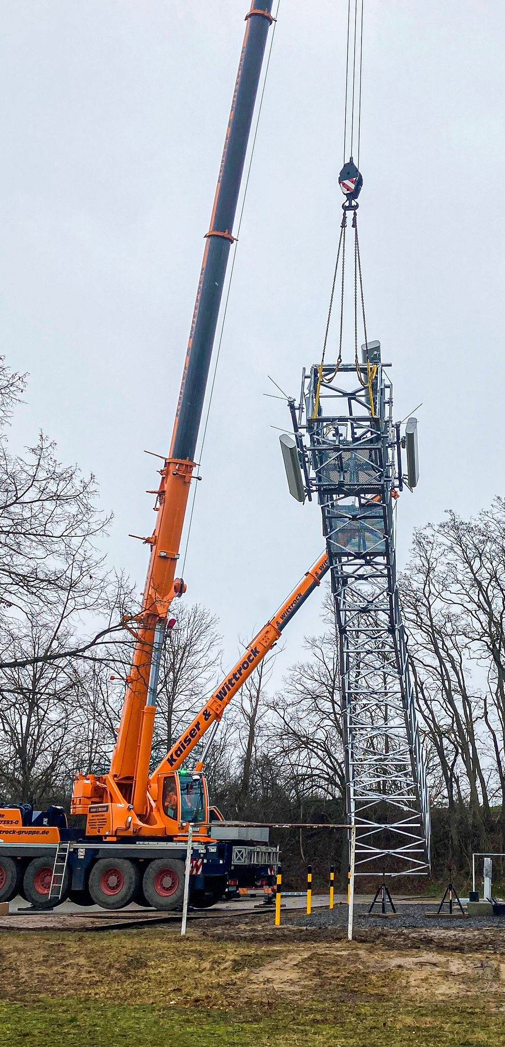 Im Februar 2022 wurde etwa dieser Mobilfunkmast in Nemsdorf-Göhrendorf aufgestellt.