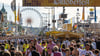 Die Sicherheitskontrollen auf dem diesjährigen Oktoberfest sollen intensiviert werden. (Archivbild)