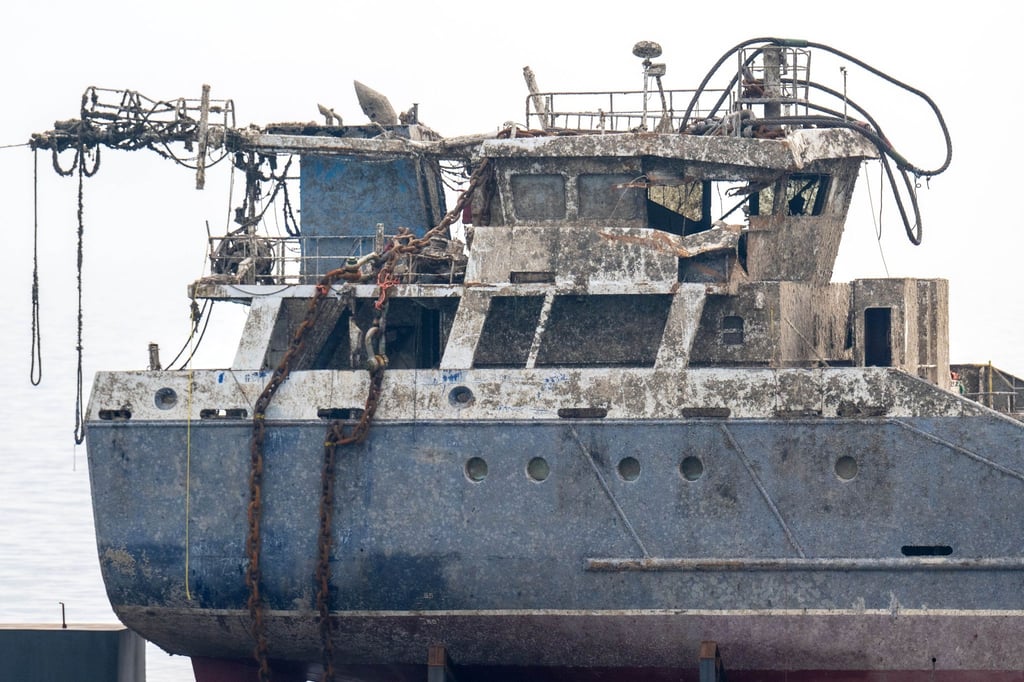 Das Wrack der „Verity“ wurde Monate nach dem Schiffsunfall vom Meeresgrund geborgen. Bei dem Unglück starben fünf Seeleute. (Archivbild)