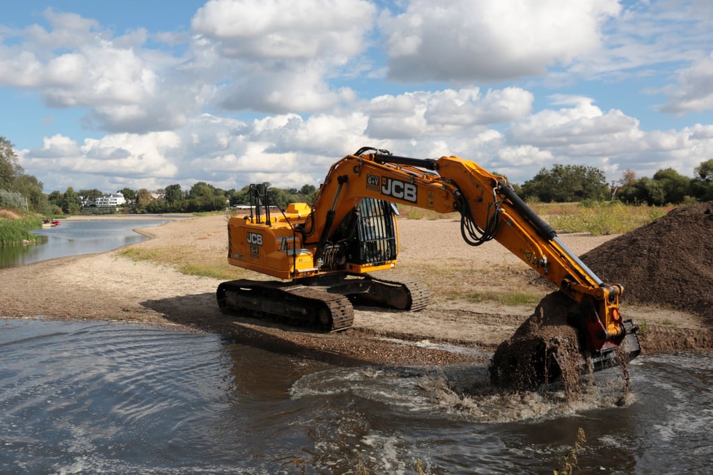Das ausgebaggerte Sediment der Elbe in Magdeburg wird nicht abtransportiert, sondern lediglich umgelagert.