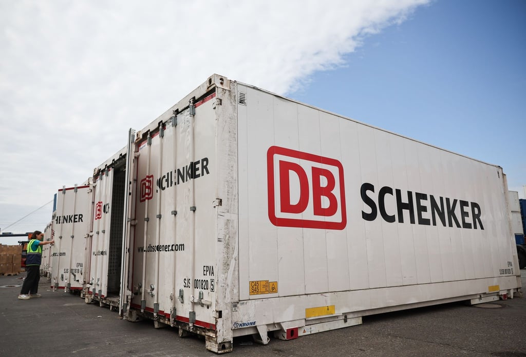 Eine Vereinbarung über eine Übernahme von DB Schenker könnte noch in dieser Woche unterzeichnet werden. (Archivbild)