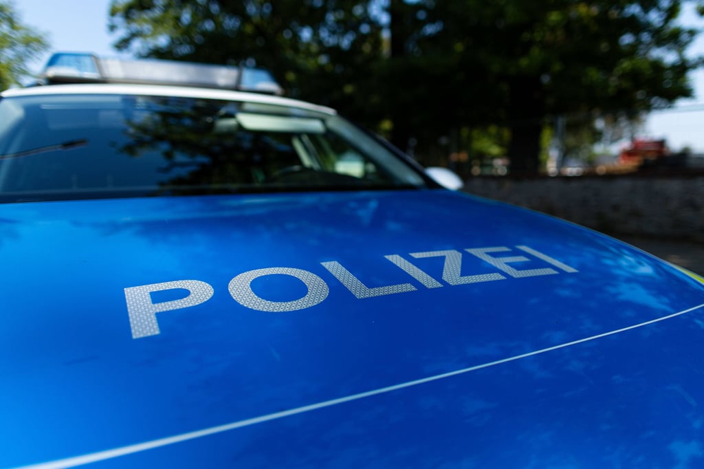 In Salzwedel ist ein Mann bei einem Unfall schwer verletzt worden.