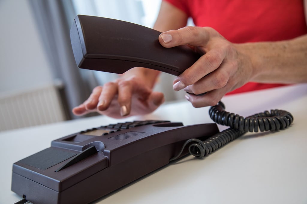 Nutzer, die bisher Call-by-Call nutzen, können dies noch bis Ende 2024 tun und danach auf das Callthrough-Verfahren oder kostenlose Anrufe über Messenger-Apps umsteigen.