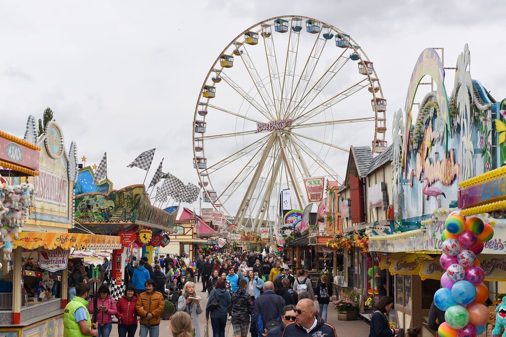 Natürlich darf auf einem Volksfest auch das Riesenrad nicht fehlen.