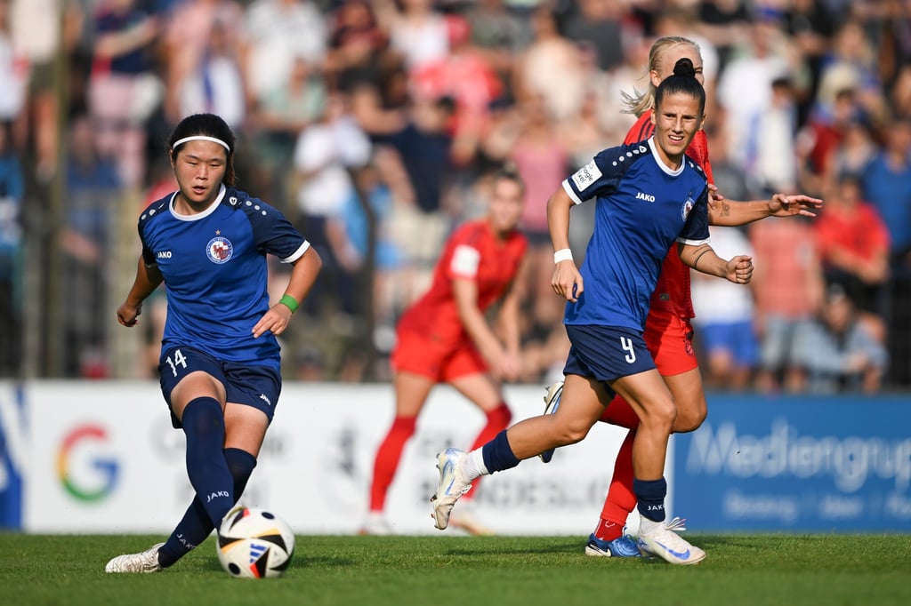 Turbine Potsdams Sara Ito (l) am Ball