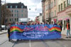 Mehr als 3.000 Menschen zogen bei der Demo zum Christopher Street Day durch Halle.  