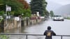 Die Elbe ist auch in Bad Schandau in der Sächsischen Schweiz - nahe dem Pegel Schöna - über die Ufer getreten.