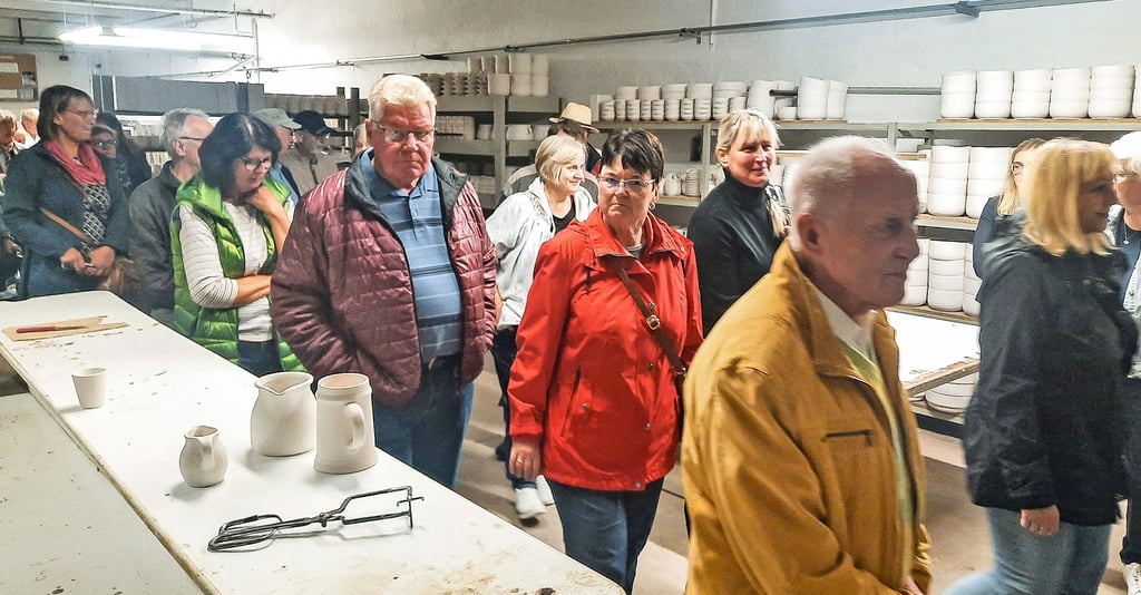 In der Schaumanufaktur im Annaburger Porzellaneum können Besucher erleben, wie viele Arbeitsschritte zur Produktion von Porzellan notwendig sind. Und auch selbst handwerklich tätig werden. Am Sonnabend ist eine offizielle Einweihung gefeiert worden.