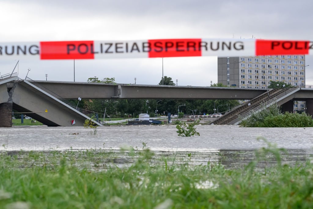 Die Abriss- und Räumungsarbeiten an der zum Teil eingestürzten Dresdner Carolabrücke auf der Neustädter Seite sind abgeschlossen.