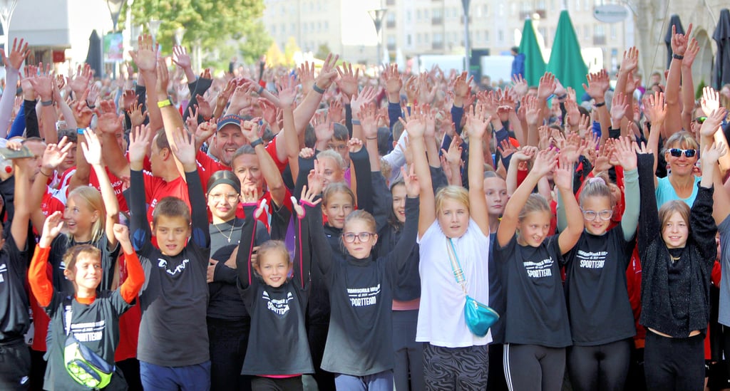 Weit über 2.000 Starter, darunter Hunderte Kinder und Jugendliche, sind an den Start gegangen beim City-Run 2024, und haben für einen neuen Teilnehmerrekord gesorgt. Allein 1.000 Starter waren beim Lauf über die zwei Kilometer auf der Strecke - auch hier so viele, wie noch nie.