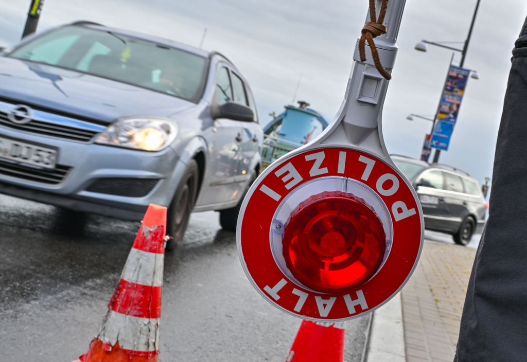 Weitere Grenzkontrollen starten am Montag.