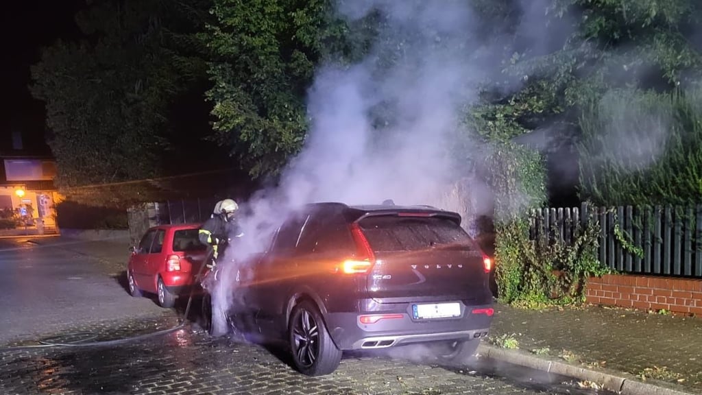 Ein Auto in der Praetoriusstraße in Halberstadt hat gebrannt.