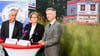 Hubert Meyer (l-r), Hauptgeschäftsführer Niedersächsischer Landkreistag (NLT), Daniela Behrens (SPD) und Ralf Selbach stehen bei einer Pressekonferenz zum Neustart des Bündnisses „Rettet den Rettungsdienst 2.0“ im DRK-Simulations- und Trainingszentrum.