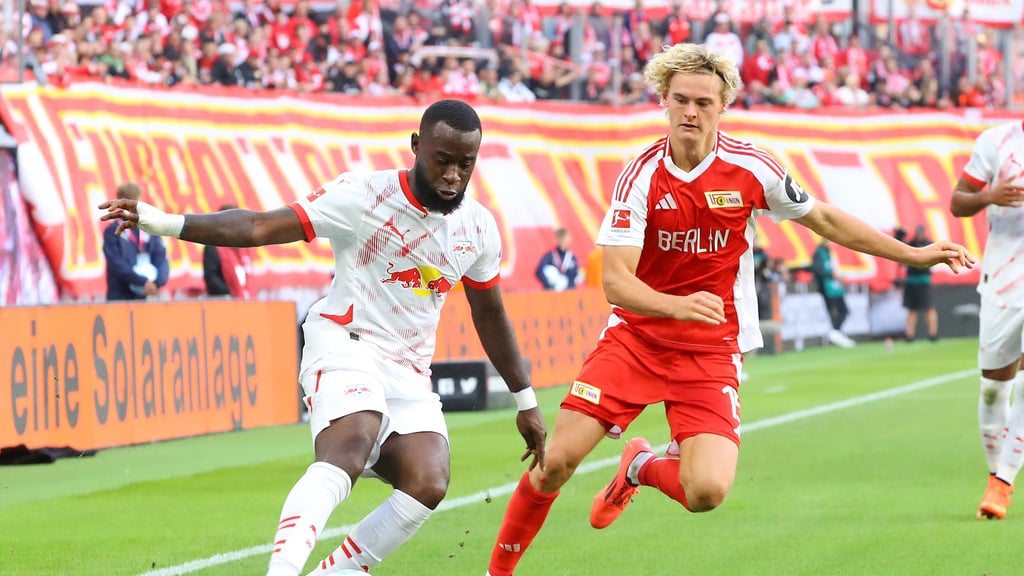 Spielstark, auch unter Stress: Lutsharel Geertruida gegen Unions Tom Rothe.