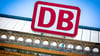 Der Ärger über die Deutsche Bahn ist bei vielen Menschen groß - ob daran das Sanierungsprogramm bis 2027 etwas ändern kann? (Archivbild)