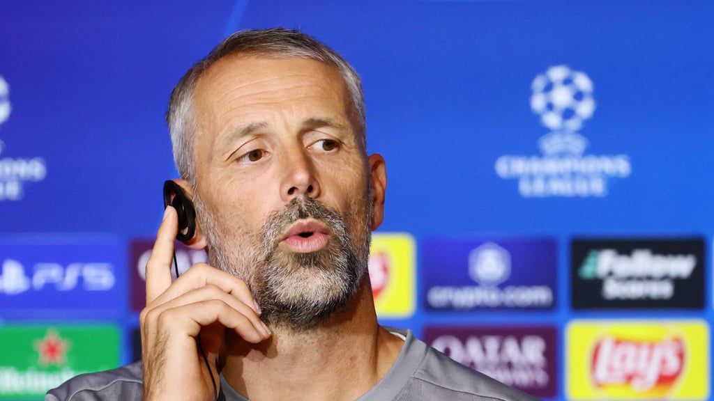 „Wir sind wettbewerbsfähig”: Marco Rose auf dem Podium im Metropolitano.