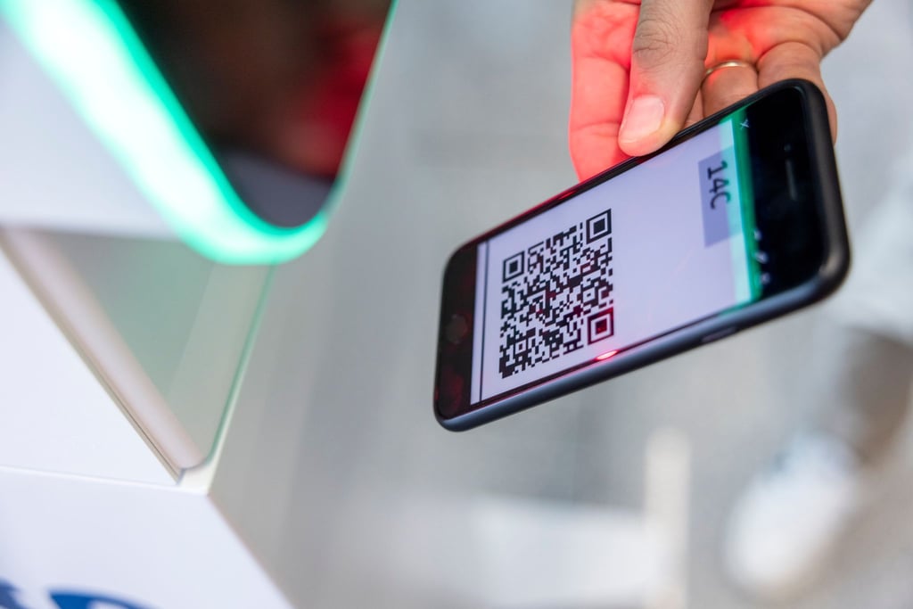 Die QR-Codes führen auf gefälschte Webseite. (Symbolbild)