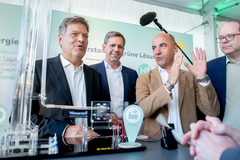 Bundeswirtschaftsminister Robert Habeck sieht beim Aufbau einer Wasserstoffwirtschaft viel Potenzial im Nordwesten Deutschlands.