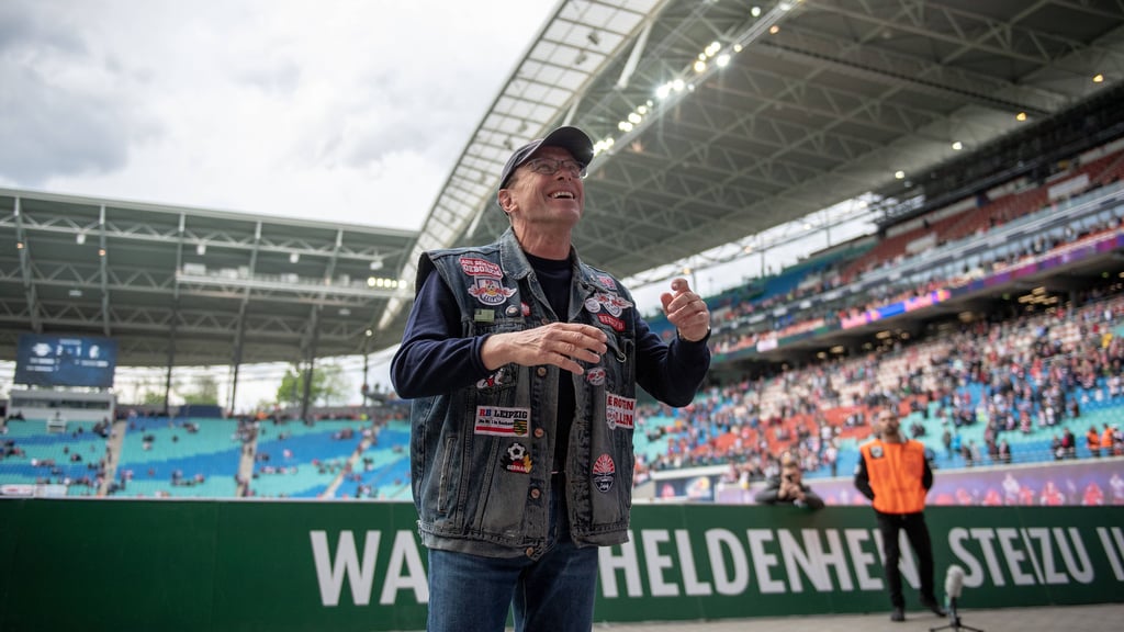 Ralf Rangnick in RB-Kutte vor den eigenen Fans: 2019 blieb der Trainer mit seinem Team in 15 Partien in Serie unbesiegt. Dieser Rekord könnte nun geknackt werden.