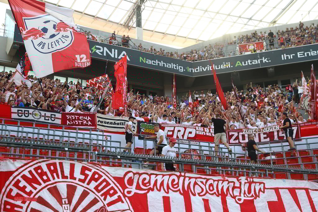 Die Fans von RB Leipzig sind mit der Arbeit ihres Lieblingsverein in den meisten Bereichen offenbar zufrieden. Das zumindest legt eine Umfrage in der Sport-Bild nahe.