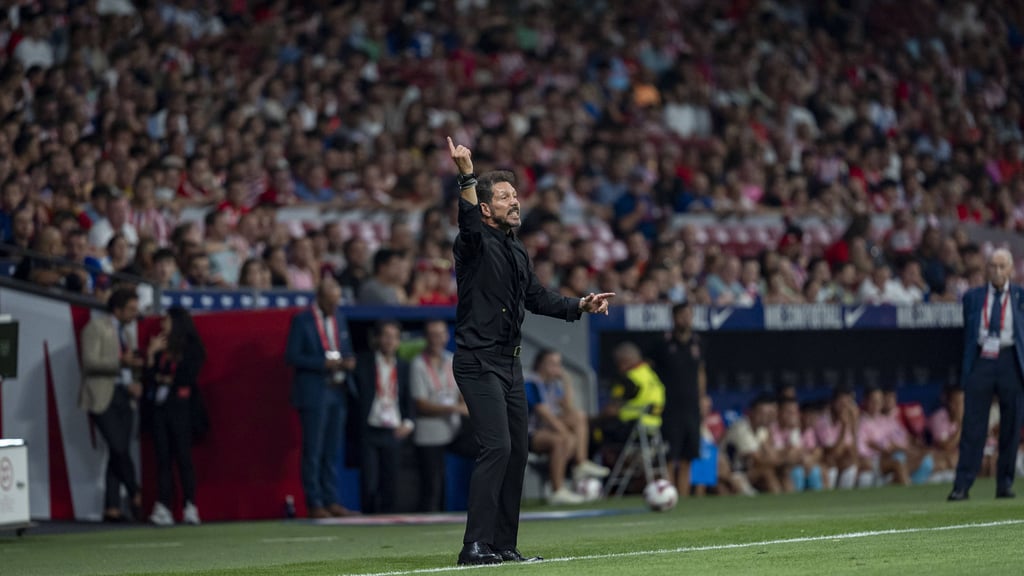 Pures Dynamit: Atletico-Trainer Diego Simeone in seinem typischen schwarzen Anzug